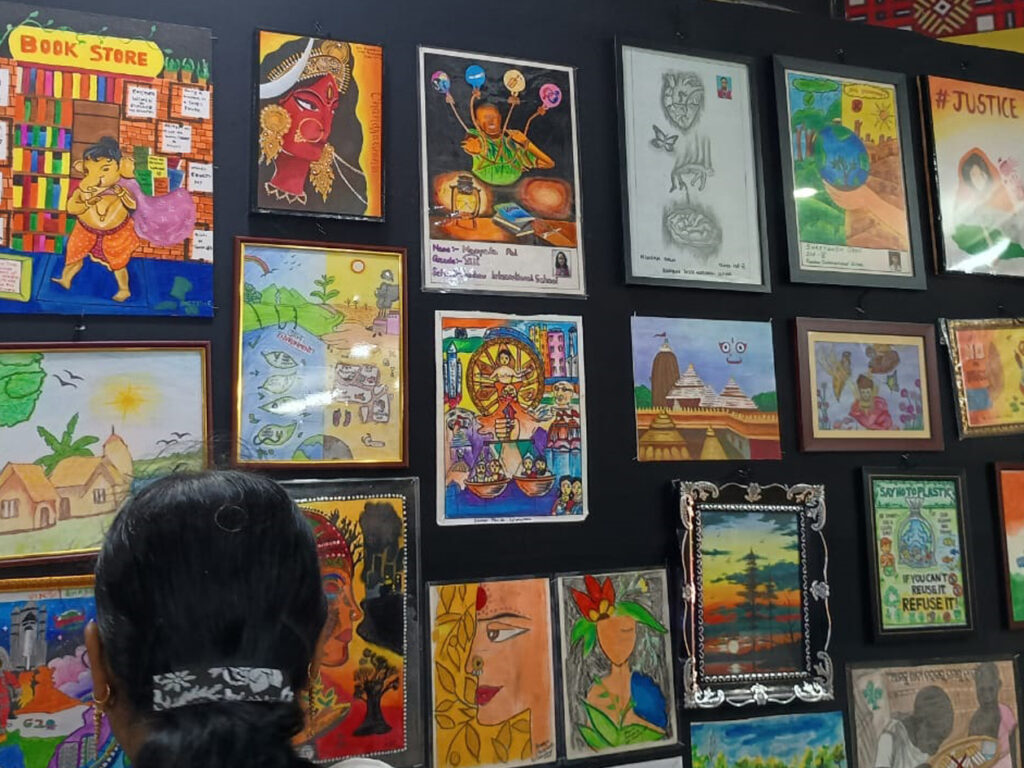 The annual art exhibition of yug pravartak is inaugurated at Jayadev bhawan on the Theme ( art for humanity).Nine students from our school participated and shown their creativity on canvas.Congatulation participants for your outstanding performance.You can visit the exhibition at jayadev bhawan from 2nd November to 5th November.